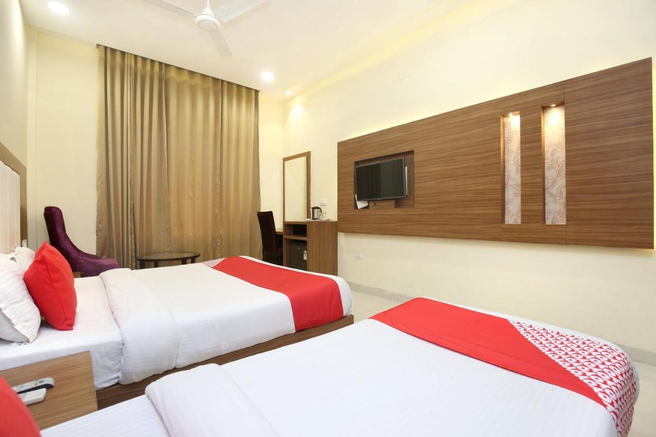 Capital O 8510 Welcome Inn Amritsar Esterno foto