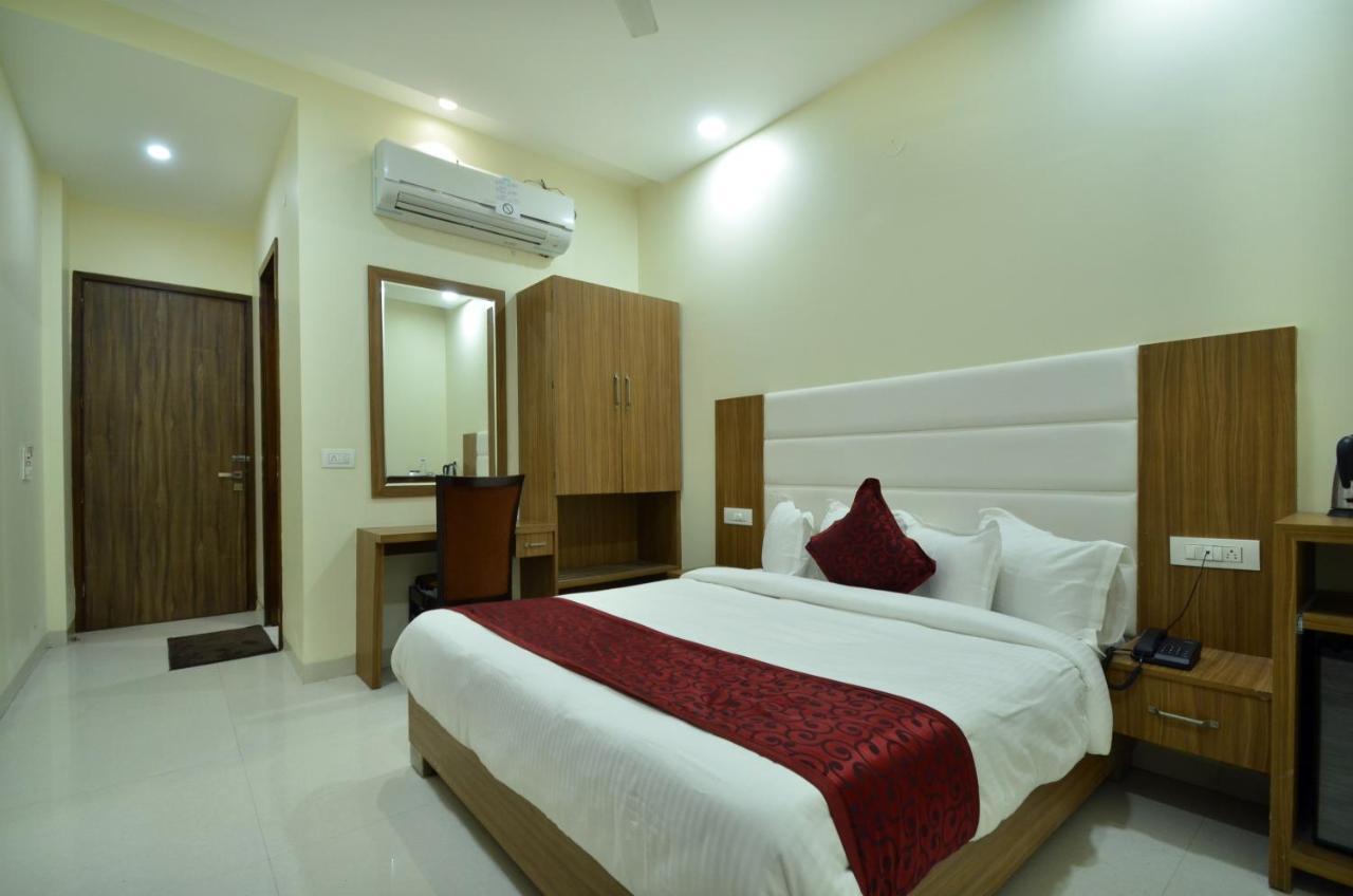 Capital O 8510 Welcome Inn Amritsar Esterno foto