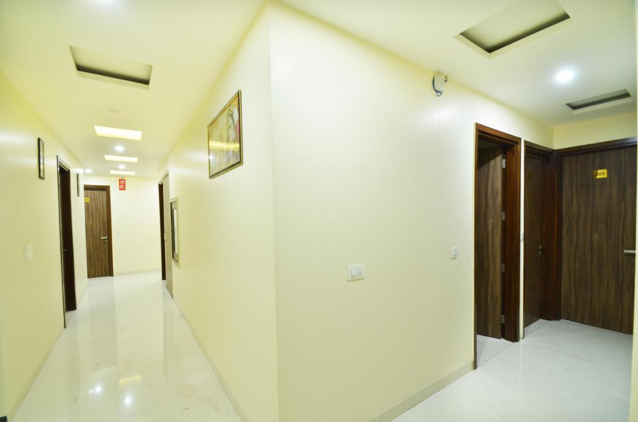 Capital O 8510 Welcome Inn Amritsar Esterno foto