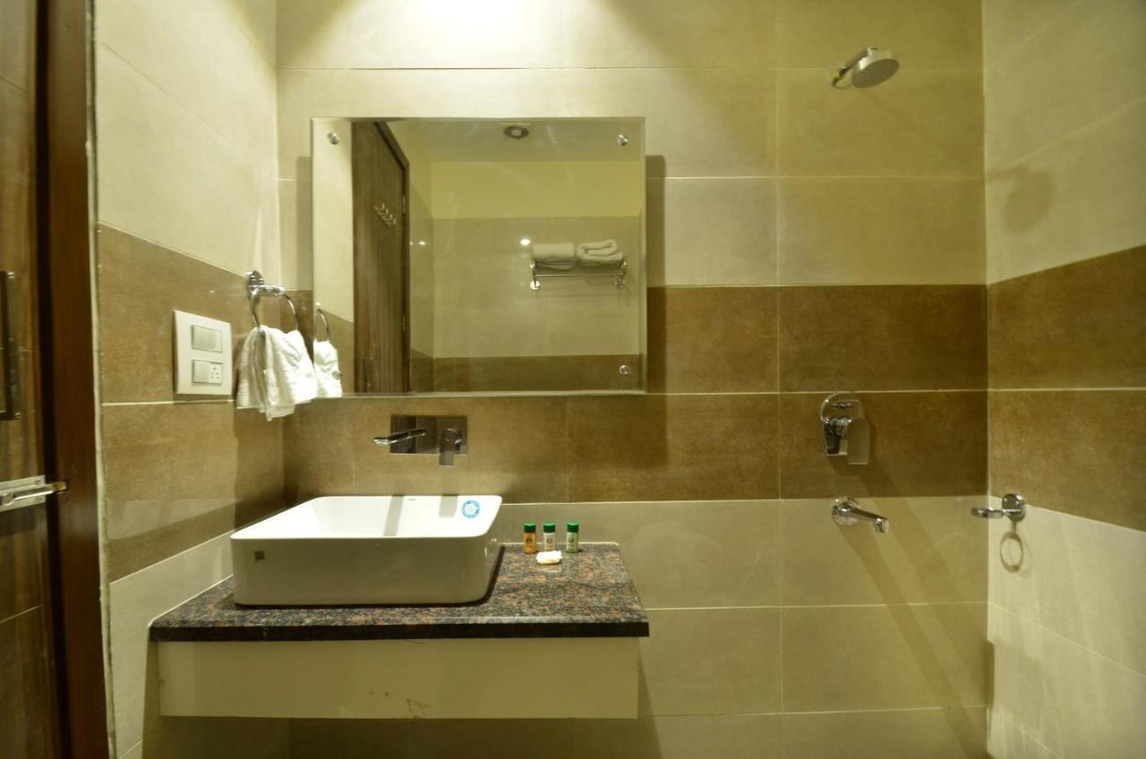 Capital O 8510 Welcome Inn Amritsar Esterno foto