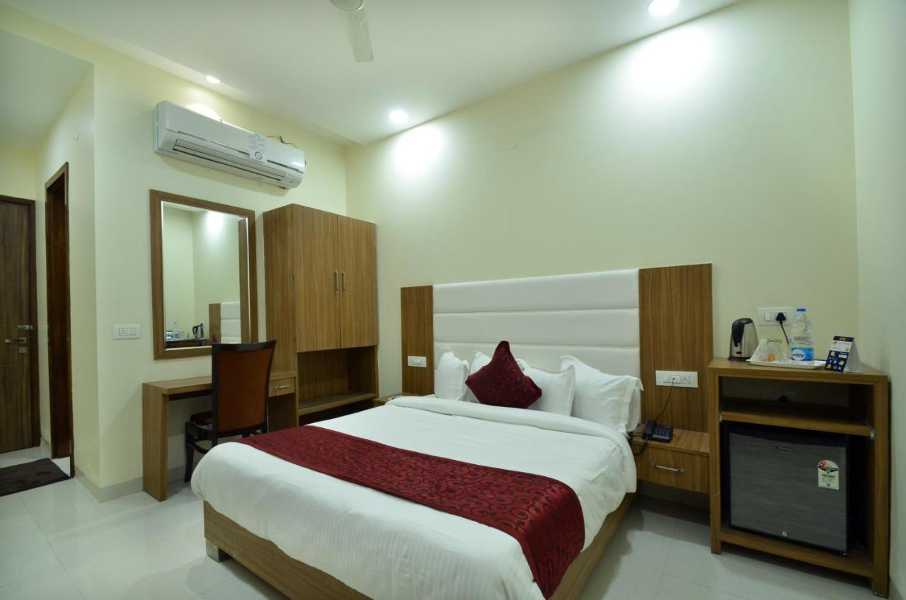 Capital O 8510 Welcome Inn Amritsar Esterno foto